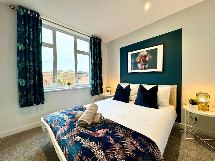 Bournemouth Getaway: 3Br Apartment Near Beach المظهر الخارجي الصورة
